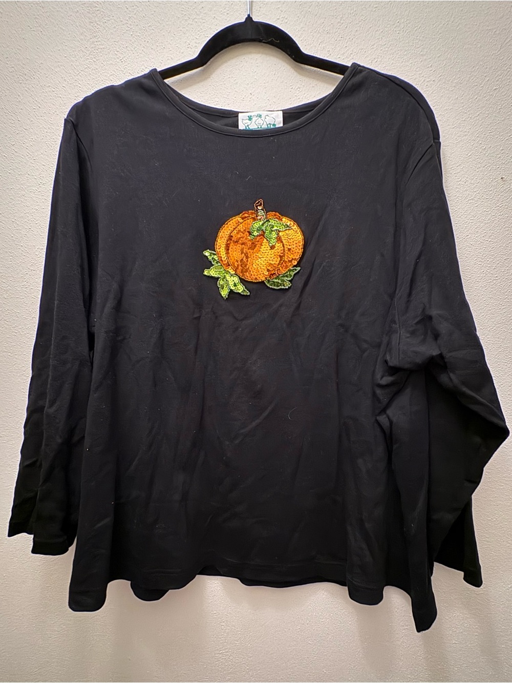 Vintage - Black Long-Sleeve Women's Tunic with Pumpkin Applique